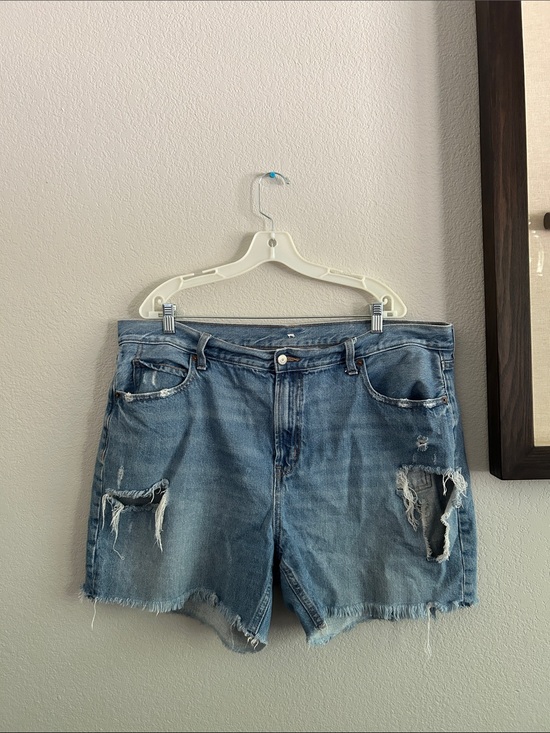 Old Navy Pants - Old navy Distressed High-Rise Denim Shorts - Light Blue sz18